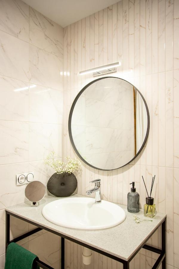 Luxury Apartment With 2 Bedrooms In The City Center Mykolaiv Exterior foto